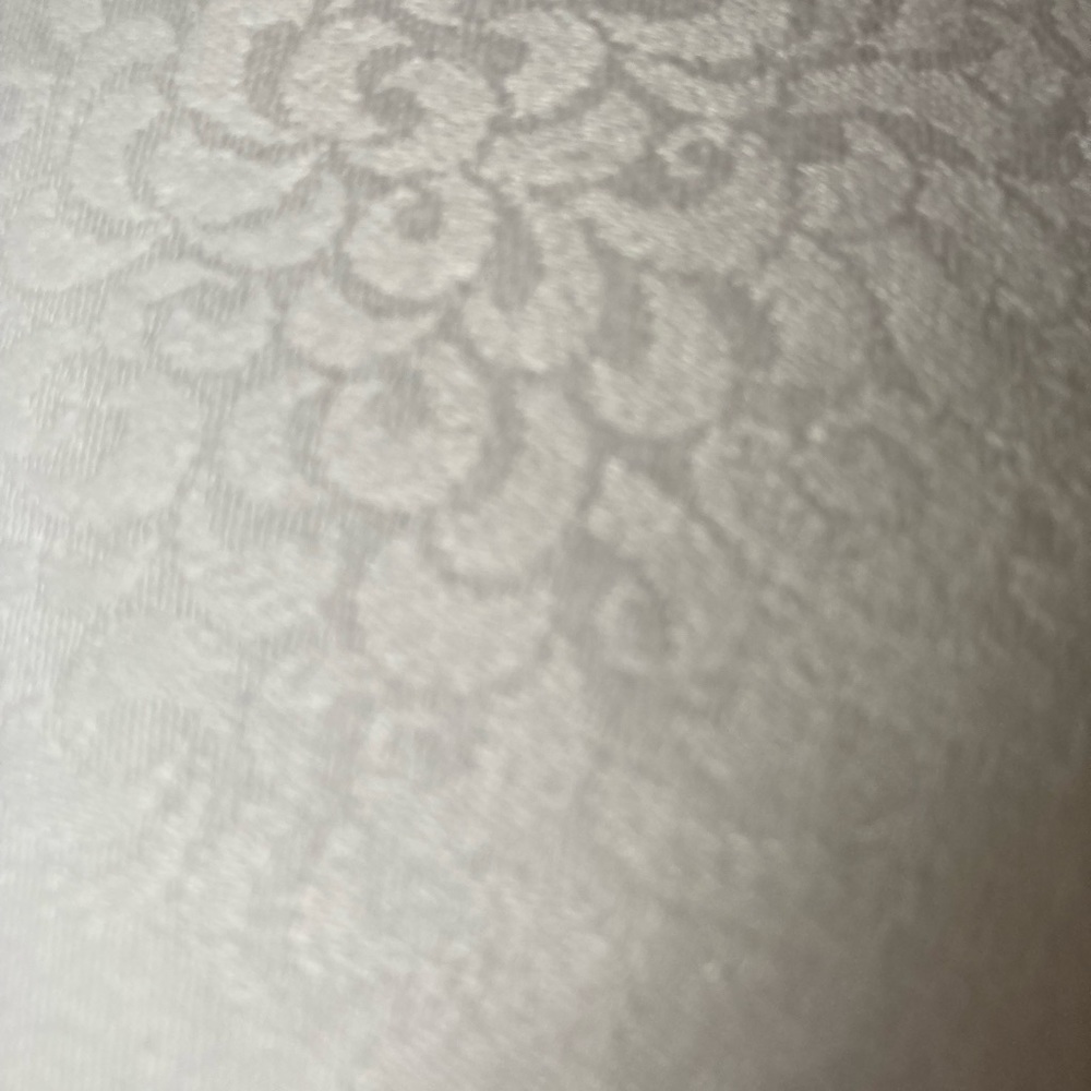 NEW BEAUTIFUL DAMASK LARGE TABLECLOTH & 12 LARGE MATCHING NAPKINS